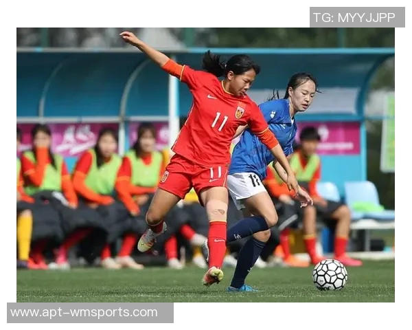 中国U17女足半场领先挪威U17女足陈睿琳任意球破门周欣怡点射助攻