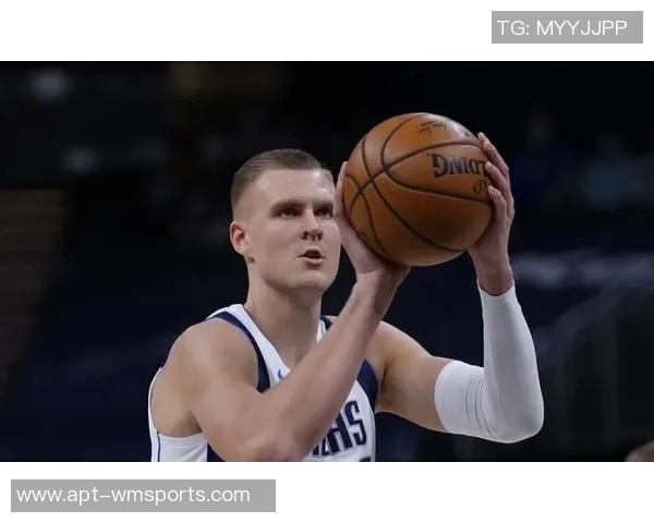 吉莱斯皮上半场三分球五投五中砍下15分4篮板5助攻表现完美无失误