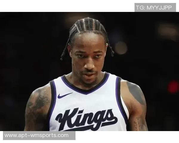 小萨德罗赞笑容满面拉文施罗德神情严肃国王新赛季定妆照震撼发布